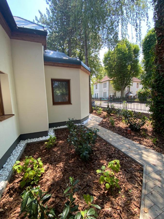 Karinthy ház Casa de hóspedes Siófok Exterior foto