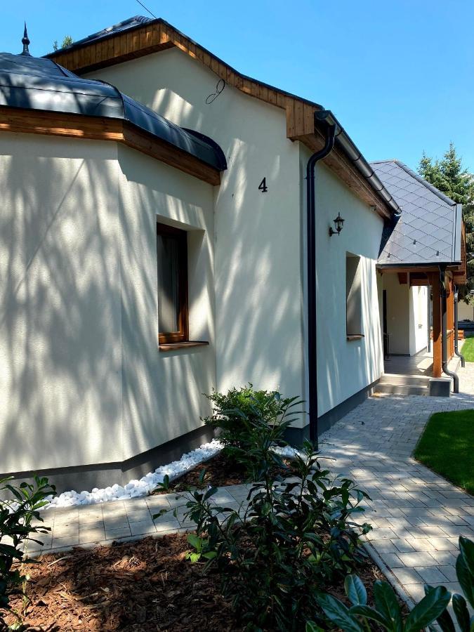 Karinthy ház Casa de hóspedes Siófok Exterior foto
