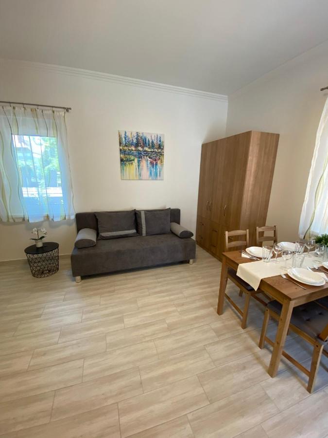 Karinthy ház Casa de hóspedes Siófok Exterior foto