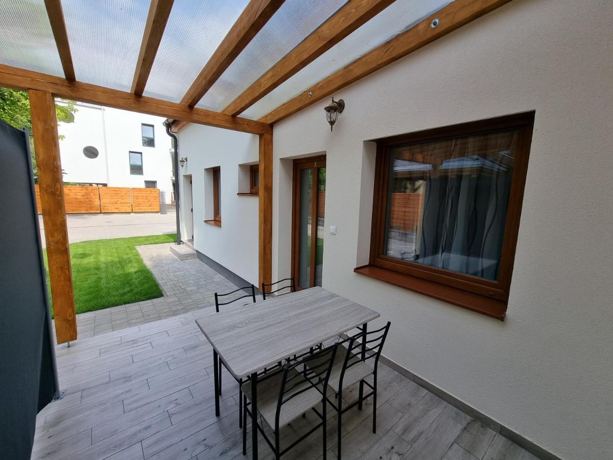 Karinthy ház Casa de hóspedes Siófok Exterior foto