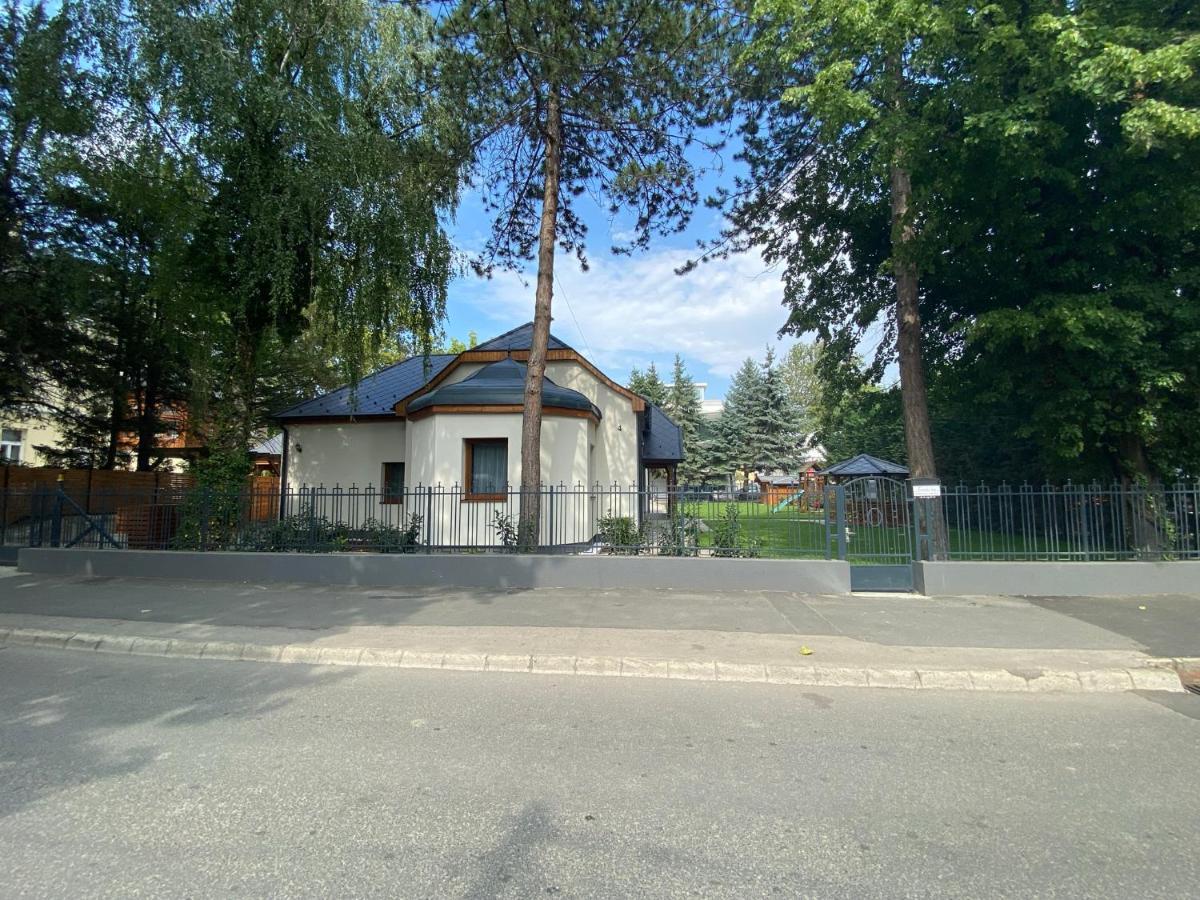 Karinthy ház Casa de hóspedes Siófok Exterior foto